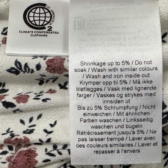 GANNI Floral-Print Crepe De Chine Straight-Leg Pants - Picture 15 of 15